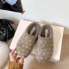 Pantuflas de medio zapato cerradas de algodón con suela gruesa, forradas de felpa, de lunares, modelo 2026, para invierno, para mujeres, para exteriores y para casa