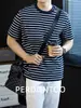 Camiseta Manga Curta Listrada Preto e Branco Estilo Clássico Japonês para Homens, Gola Redonda, Respirável para o Verão, Fashion, Casual, Caimento Solto Camisa de Marinheiro