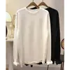 Camiseta de manga longa, comprimento médio cobrindo o quadril, feita de fleece escovado, para mulheres, top branco espesso, estilo básico de outono