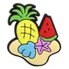 Los dijes decorativos para zapatos Bogg bag, los más vendidos de Amazon, son adecuados para bolsas de playa de verano de dibujos animados y bolsas con agujeros, disponibles para venta al por mayor.
