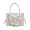 Bolso Pequeño Cuadrado de Moda, Nuevo Bolso de Mano con Cadena de Perlas Tendencia Estilo Coreano para Mujer, Bolso Cruzado Versátil de Nicho para Mujer, Modelo Nuevo