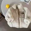 Jaqueta Infantil Estilo Coreano Nova 26 Inverno Meninos e Meninas Gola Alta Lã de Cordeiro Algodão Casaco Bebê Marca Japonesa Tendência Bordado Pelo