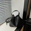 Bolso Cruzado de Cubo de Agua Transfronterizo para Mujer 2026 Otoño/Invierno Nuevo Versátil Bolso de Hombro Cruzado de Mano de Alta Gama para Viaje de Negocios Bolso para Mujer