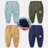 Ropa Nueva de Otoño e Invierno para Niños Pantalones de Cachemir para Niños Pantalones de Pana para Niños Pantalones de Algodón Casuales Gruesos con Múltiples Bolsillos