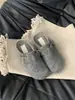 Zapatos de media pantufla para mujer estilo Birkenstock, color gris, punta cerrada, suela gruesa, versátiles, estilo retro, forro de forro polar, colección otoño/invierno 2025
