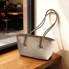 Bolsa Transfronteiriça de Alta Qualidade e Grande Capacidade para Mulheres Nova Moda 2025 Bolsa de Ombro para o Dia a Dia Bolsa Tote Versátil de Mão