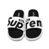Venta especial de liquidación en pantuflas para hombre, disponibles en varios tamaños y estilos, incluyendo chanclas y sandalias de dedo, adecuadas para puestos y mercados nocturnos