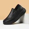 Sapatos casuais de couro plus size transfronteiriços para homens, novos estilos outono/inverno, mocassins slip-on estilo britânico, adequados para uso diário, trabalho e como sapatos de chef
