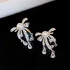 Pendientes de Copo de Nieve de Perla y Circonita Estrellada Estilo Princesa Elsa, Pendientes Lujosos y Elegantes con un Toque de Alta Gama para Mujeres