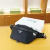 La Bolsa de Pecho de Nylon para Hombre de P's es Exclusivamente para Comercio Exterior y Comercio Transfronterizo