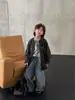 Coleção outono 2026 para meninos WO: calça jeans patchwork, lavagem desgastada, perna larga, cós elástico, calça jeans longa