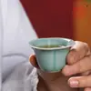 Xícara de Mestre Criativa Feita à Mão em Celadon de Longquan, Xícara Única de Cerâmica para Chá Kung Fu, Pequena Xícara Doméstica Pessoal para Degustação de Chá