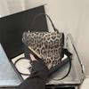 2025 Nuevo Diseño Nicho Bolso de Hombro Elegante Bolso de Axila de Leopardo a la Moda Bolso Cuadrado Pequeño a la Moda Bolso Cruzado Distintivo
