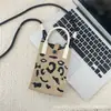 Bolso pequeño portátil de verano 2024, nuevo y popular bolso cruzado de punto para teléfono móvil.