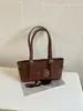 Bolsa de Hombro Única de Gama Alta para Comercio Exterior, Nueva Moda para Mujer, Bolso de Nicho para Debajo del Brazo para Viajes, Bolso de Mano Retro Moderno, Venta al por Mayor