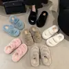 2026 Estilo Nuevo Zapatillas Peludas de Suela Gruesa de 7 cm para Mujer, Talla Grande, Doble Raya, Forradas de Felpa, Zapatillas de Algodón para el Hogar de Moda al por Mayor