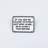 Broche Geométrico Criativo Fundo Preto Texto Branco Personalidade Esmalte Liga Combinado de Insígnia com Frase em Inglês Acessório de Fixação para Roupas