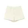 Shorts de lana blancos de corte A para mujer, nuevo estilo primavera 2026, de cintura alta, corte ajustado, que realzan la cadera, modernos, para chicas con estilo, adecuados para usar con botas de pierna recta
