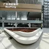 Banca Jardinera de Terrazzo para Árboles en Canal Largo, Macetero para Calle Comercial al Aire Libre, Macetero Integrado en Paisaje, Producto Terminado con Asiento