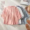 Camisa Bordada de Linho e Gaze Dupla Camada Verão Mãe Estilo Artístico Novo Cardigan Manga Curta Solto Meia-Manga Top Camisa Feminina
