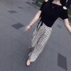 25519 Grande Aimei Yiyuan 2025 Verão Novo Estilo Ocidental Ombro Caído T-shirt com Cordão Calças Largas Casuais com Bolinhas Onduladas Feminino