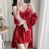 Pijamas Sexy para Mujer 2026 Nuevo Estilo Estilo Puro Deseo Tacto de Alta Gama con Copas Camisola de Terciopelo Dorado Camisón Bata Conjunto de Dos Piezas