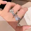 Anillo Coreano Estilo Ins Multicapa Forma de Corazón Gota de Agua, Lujo Ligero y Sensación de Alta Gama, Exquisito Anillo para Dedo Índice con un Diseño Único, Accesorio de Mano de Nicho
