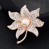 Broche Fivela de Lenço Broche Estilo Coreano Cravejado de Pérolas e Strass Acessório de Casaco de Ponta Pin Acessórios Atacado