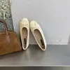 Zapatos de ballet planos de punta redonda con lazo amarillo para mujer, nuevos mocasines de gamuza otoño 2026, zapatos de un solo color rojos para mujer
