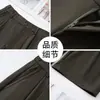 Calça cropped verde militar personalizada para mulheres, novo modelo de outono de 2026, cintura alta, afina a silhueta, com efeito de drapeado, moderna e casual