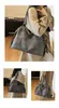 Bolso de Mano Retro Trendy con Remaches 2025 Nuevo Bolso Tote de Moda Bolso Almohada Simple de Gran Capacidad