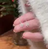 Brincos de Neve de Diamante Inlaid com Agulha de Prata e Pom Pom de Pelo com Pérola Luxo Acessível Brincos de Alta Qualidade Design Versátil para Outono e Inverno Nicho