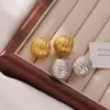 Moda Nuevo Alto Diseño Pendientes de Nicho Acero de Titanio Plegado Cara Ancha Forma de C Pendientes de Lujo Ligero Simples Atmosféricos Pendientes