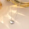 Moda Transfronteriza Exquisito Collar Brillante de Acero de Titanio con Forma de Corazón para Mujer, Cadena Versátil de Lujo Ligero para Clavícula con Corazón de Doble Cara