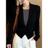 Suéter de Punto Nuevo Diseño Otoño/Invierno 2026 Manga Corta Larga, Top Falso de Dos Piezas Súper Elegante Negro que Ceñe la Cintura para Mujer