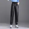 Pantalones cropped casuales y sencillos de cuero PU estilo coreano, nuevos para otoño e invierno 2026, de cintura alta, corte ajustado, versátiles, estilo zanahoria