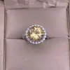 Anel de Citrino Prata S925 Cravejado com Diamante Completo Cor Atmosférica Cristal Precioso Redondo Joia de Mão Feminina Diária para o Trabalho Versátil