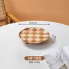 Prato de Jantar de Madeira Maciça com Padrão Xadrez Alta Aparência Prato de Jantar para Casa Prato para Frutas e Lanches Bandeja de Madeira Simples Louça para Restaurante