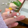 Pendientes de Perla y Flor Romántica Francesa para Mujer de Lujo Ligero de Gama Alta con Temperamento Pendientes Atmosféricos de Nicho Únicos Hermosos