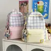 Mochila Escolar de Cuadros para Estudiantes Mujeres, Estilo Versátil y Fresco, Adecuada para Estudiantes de Secundaria y Preparatoria, Ligera y Práctica para el Transporte Diario, Mochila Versátil