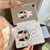 Conejo Phi de Little Corn Aplicable a Funda Protectora para Tableta iPad 11ª/10ª Generación Universal air6/7/8 Pegatina Lateral 2024Pro