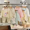 25 Novas Roupas Caseiras de Lycra para Crianças e Crianças de Meia-Idade Classe A Algodão Puro Sem Costura Roupas de Outono e Conjuntos de Calças de Outono Pijamas de Desenho Animado para Meninos e Meninas