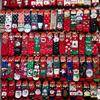 26 Calcetines Navideños Transfronterizos Nuevos de Papá Noel Sorpresa Festiva en Stock, Calcetines Divertidos de Media Caña de Moda al por Mayor de Fabricantes