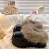 Botas de nieve slip-on gruesas, peludas y cálidas con forro de felpa, diseñadas para añadir altura, 06 pantuflas de algodón de moda de invierno para mujer