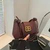 Bolsa Pequena Quadrada de Ombro para Mulheres, Novo Modelo Verão 2025, Design de Nicho Bonito, Bolsa de Ombro Transversal Simples, Fashion