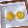 Pingente Exquisitamente Trabalhado com Padrão Martelado em Ouro Amarelo Banhado com Símbolos Tradicionais Chineses de Sorte, Estilo Vintage, Relevo Tridimensional, Banhado a Cobre, Colar Feminino Novo Estilo Chinês