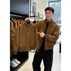 Chaqueta Estilo Americano Marrón con Cuello Alto para Hombre Primavera y Otoño Holgada Versátil Piloto Béisbol Marca de Tendencia Ropa de Abrigo