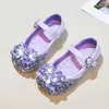Zapatos de Cristal Versátiles de Moda para Niñas 2026 Primavera/Verano Nuevas Sandalias Infantiles Caladas de Punta Cerrada Zapatos de Suela Suave de Princesa para Niñas