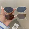 Gafas de sol triangulares elegantes, novedad transfronteriza, Amazon, diseño de montura cuadrada pequeña, sentido del diseño, gafas de sol metálicas para hombre y mujer, gafas de pasarela