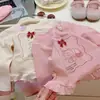 Camiseta de Manga Larga para Niña, Nueva Primavera/Otoño 2026, Top para Bebé Versátil y Elegante con Adorno de Encaje y Cuello Redondo